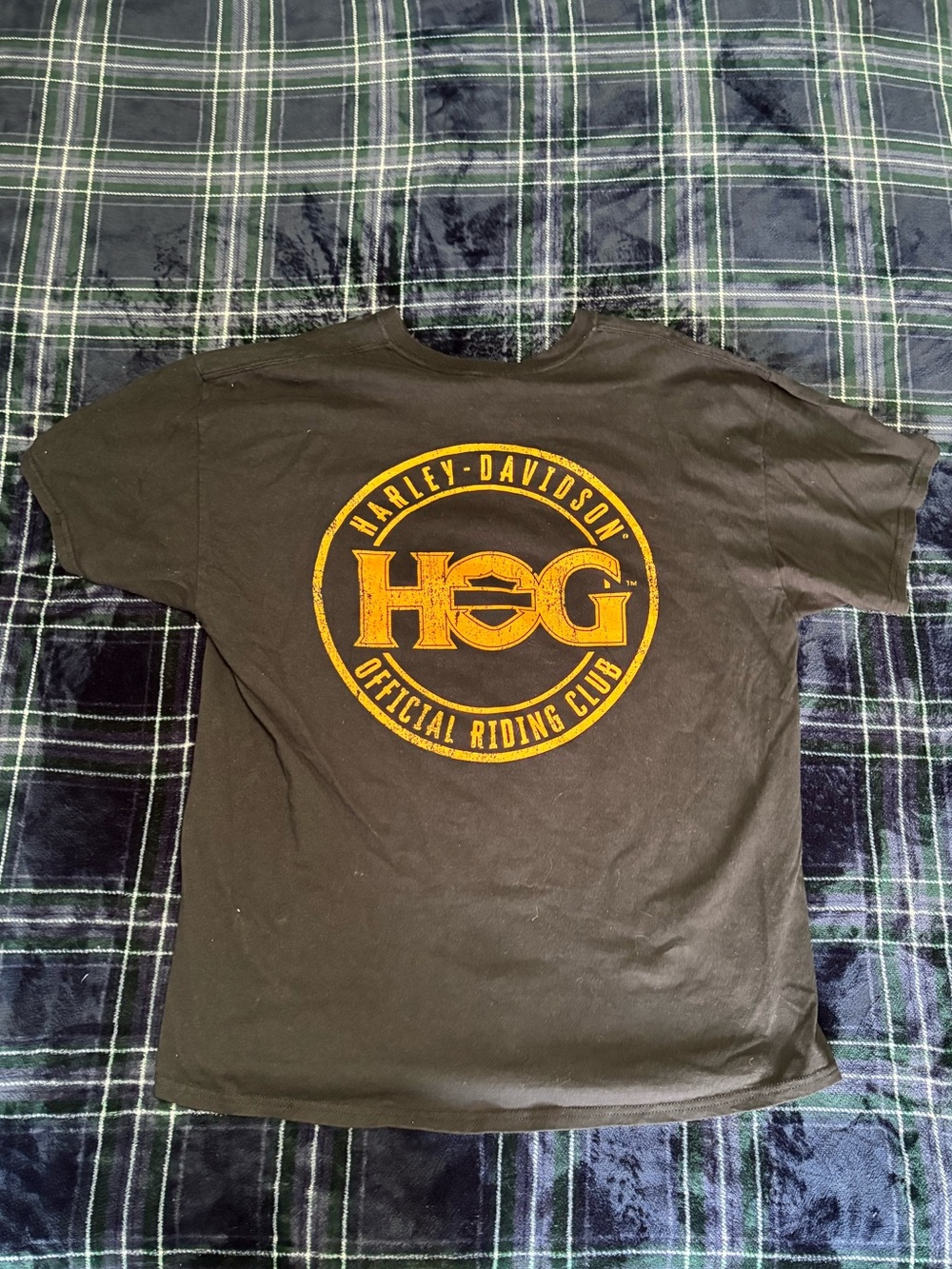 Harley Davidson black tee w/'HOG' and 'OFFICIAL RIDING CLUB' text.Size XL.